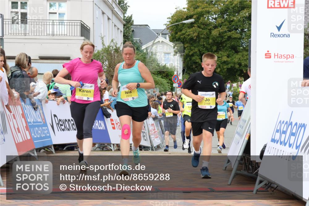 31.08.2025 - 21. Blankeneser Heldenlauf Strokosch-Dieckow http://msf.ph/oto/8659288 31.08.2025 10:30:51 Ziel 2179, 2594, 2376, 2279, 2168, 2600, 2206, 2309, 2310 meine-sportfotos.de