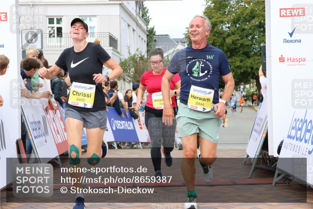 31.08.2025 - 21. Blankeneser Heldenlauf Strokosch-Dieckow http://msf.ph/oto/8659387 31.08.2025 10:30:15 Ziel 2445, 2444, 2616, 2253, 2226, 2588, 2731, 2543 meine-sportfotos.de
