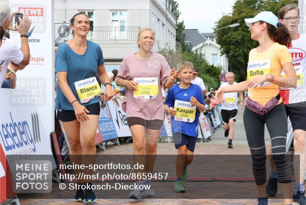 31.08.2025 - 21. Blankeneser Heldenlauf Strokosch-Dieckow http://msf.ph/oto/8659457 31.08.2025 10:29:50 Ziel 2683, 2322, 2248, 2250, 2423, 2422, 2705, 2455, 2545, 2544, 2514, 2603, 2602, 2532, 2334 meine-sportfotos.de