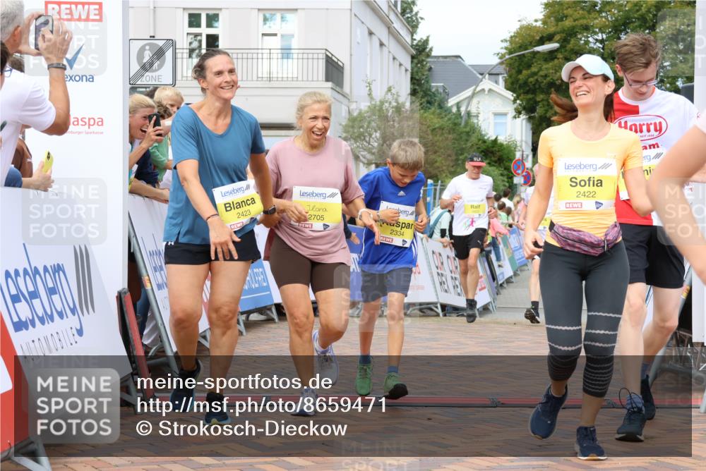 31.08.2025 - 21. Blankeneser Heldenlauf Strokosch-Dieckow http://msf.ph/oto/8659471 31.08.2025 10:29:50 Ziel 2683, 2322, 2248, 2250, 2423, 2422, 2705, 2455, 2545, 2544, 2514, 2603, 2602, 2532, 2334 meine-sportfotos.de