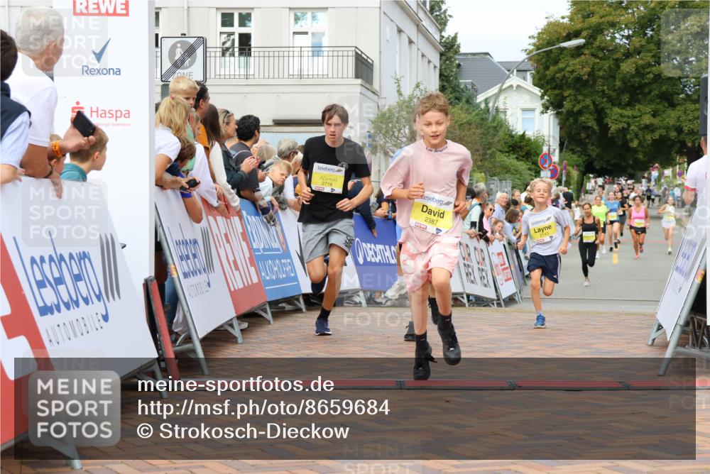 31.08.2025 - 21. Blankeneser Heldenlauf Strokosch-Dieckow http://msf.ph/oto/8659684 31.08.2025 10:28:52 Ziel 2060, 2346, 2718, 2719, 2143, 2387 meine-sportfotos.de