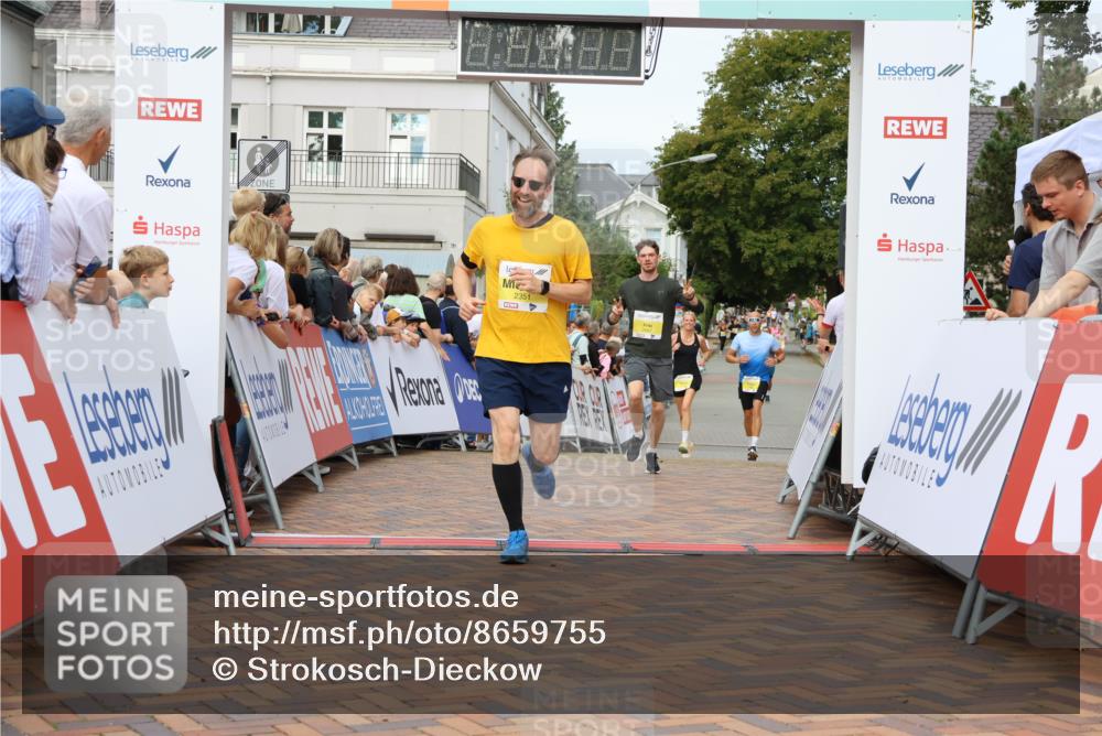 31.08.2025 - 21. Blankeneser Heldenlauf Strokosch-Dieckow http://msf.ph/oto/8659755 31.08.2025 10:28:37 Ziel 2173, 2727, 2351, 2687 meine-sportfotos.de