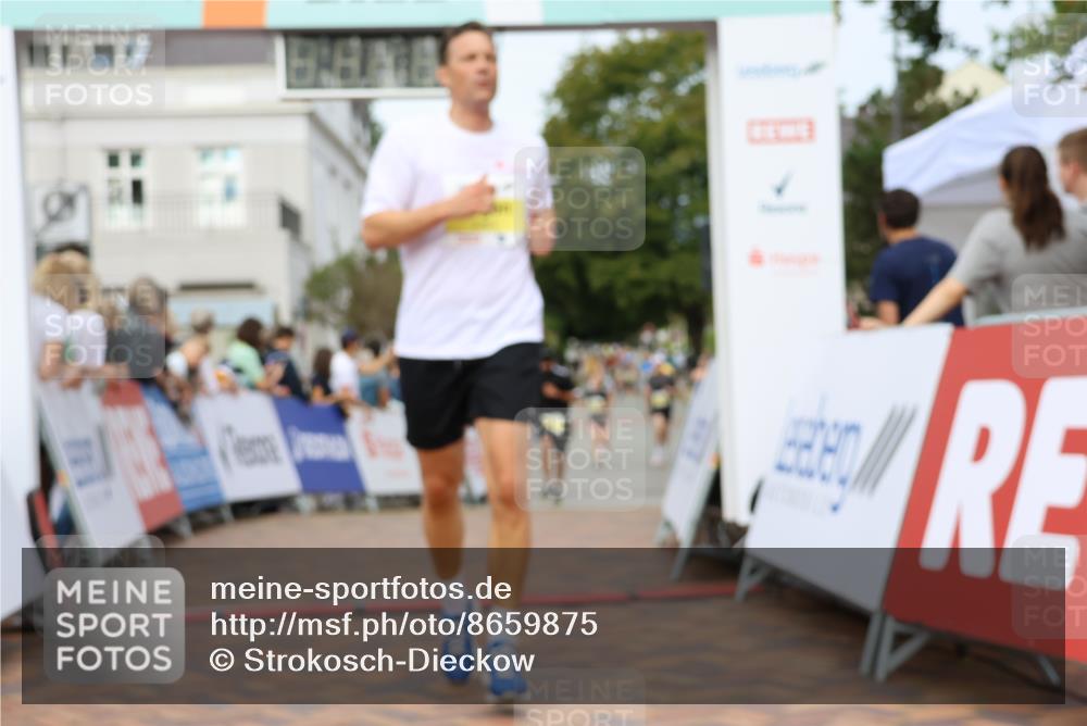 31.08.2025 - 21. Blankeneser Heldenlauf Strokosch-Dieckow http://msf.ph/oto/8659875 31.08.2025 10:28:07 Ziel 2112, 2348, 2068, 2067, 2741, 2659, 2261 meine-sportfotos.de