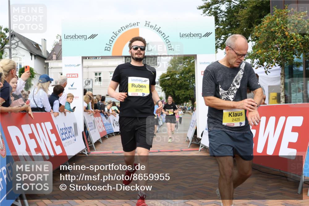 31.08.2025 - 21. Blankeneser Heldenlauf Strokosch-Dieckow http://msf.ph/oto/8659955 31.08.2025 10:27:52 Ziel 2577, 2775, 2425, 2345, 2344, 2402, 2197 meine-sportfotos.de