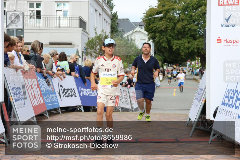 31.08.2025 - 21. Blankeneser Heldenlauf Strokosch-Dieckow http://msf.ph/oto/8659986 31.08.2025 10:27:31 Ziel 2715, 2463, 2725, 2533, 2709 meine-sportfotos.de