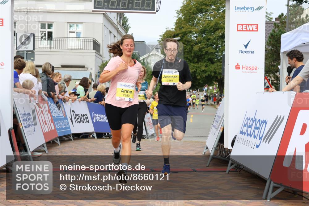 31.08.2025 - 21. Blankeneser Heldenlauf Strokosch-Dieckow http://msf.ph/oto/8660121 31.08.2025 10:26:56 Ziel 2364, 2749, 2478, 2468, 2393, 2380 meine-sportfotos.de