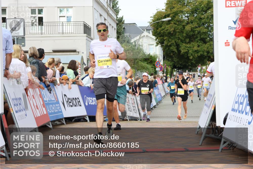 31.08.2025 - 21. Blankeneser Heldenlauf Strokosch-Dieckow http://msf.ph/oto/8660185 31.08.2025 10:26:32 Ziel 2706, 2254, 2497, 2688, 2007 meine-sportfotos.de