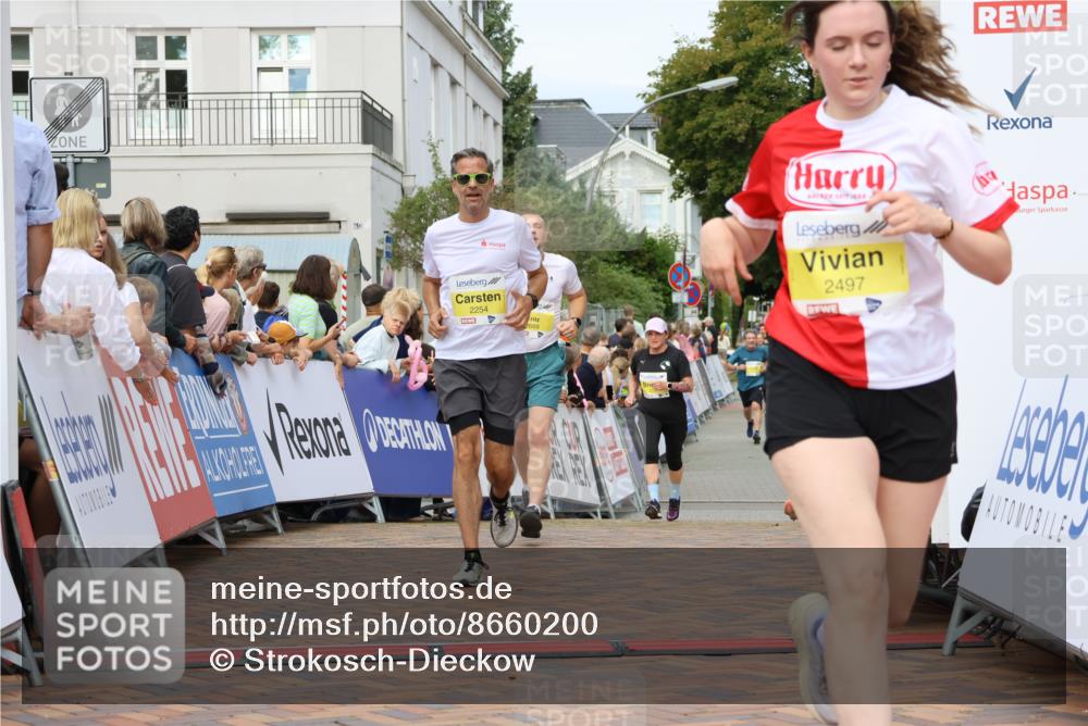 31.08.2025 - 21. Blankeneser Heldenlauf Strokosch-Dieckow http://msf.ph/oto/8660200 31.08.2025 10:26:32 Ziel 2706, 2254, 2497, 2688, 2007 meine-sportfotos.de