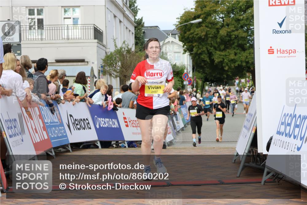 31.08.2025 - 21. Blankeneser Heldenlauf Strokosch-Dieckow http://msf.ph/oto/8660202 31.08.2025 10:26:31 Ziel 2706, 2254, 2497, 2688 meine-sportfotos.de