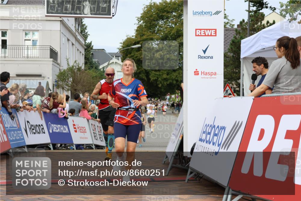 31.08.2025 - 21. Blankeneser Heldenlauf Strokosch-Dieckow http://msf.ph/oto/8660251 31.08.2025 10:26:13 Ziel 2736, 2777, 2046, 2671, 2564, 2447 meine-sportfotos.de
