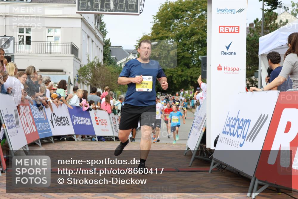 31.08.2025 - 21. Blankeneser Heldenlauf Strokosch-Dieckow http://msf.ph/oto/8660417 31.08.2025 10:25:22 Ziel 2541, 2636, 2383, 2367, 2504 meine-sportfotos.de