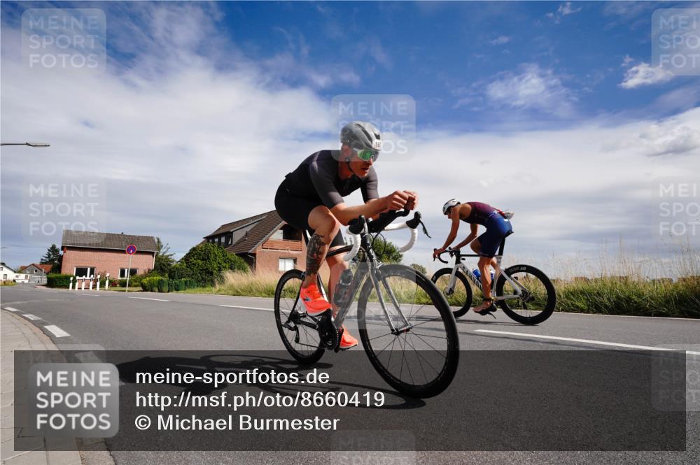31.08.2025 - Elbe Triathlon Hamburg Michael Burmester http://msf.ph/oto/8660419 31.08.2025 15:03:24 Radfahren  meine-sportfotos.de
