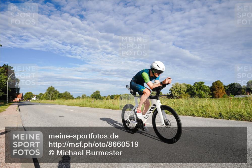 31.08.2025 - Elbe Triathlon Hamburg Michael Burmester http://msf.ph/oto/8660519 31.08.2025 08:39:43 Radfahren 220, 242 meine-sportfotos.de