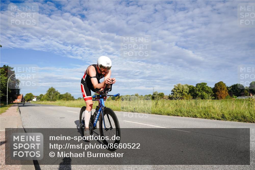 31.08.2025 - Elbe Triathlon Hamburg Michael Burmester http://msf.ph/oto/8660522 31.08.2025 08:39:51 Radfahren 229, 242 meine-sportfotos.de