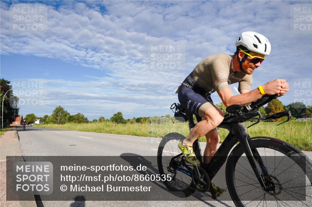 31.08.2025 - Elbe Triathlon Hamburg Michael Burmester http://msf.ph/oto/8660535 31.08.2025 08:41:05 Radfahren 208, 211 meine-sportfotos.de
