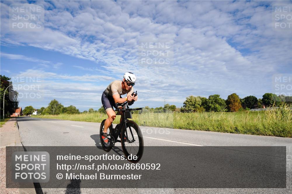 31.08.2025 - Elbe Triathlon Hamburg Michael Burmester http://msf.ph/oto/8660592 31.08.2025 08:45:40 Radfahren 197 meine-sportfotos.de
