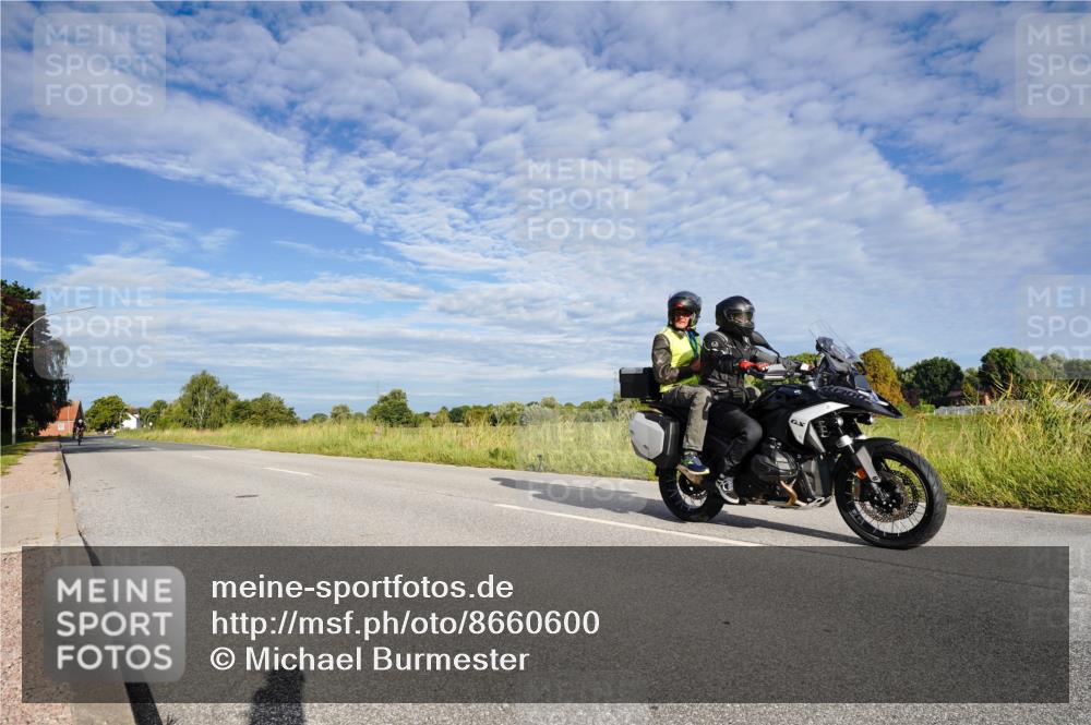 31.08.2025 - Elbe Triathlon Hamburg Michael Burmester http://msf.ph/oto/8660600 31.08.2025 08:46:34 Radfahren 233 meine-sportfotos.de