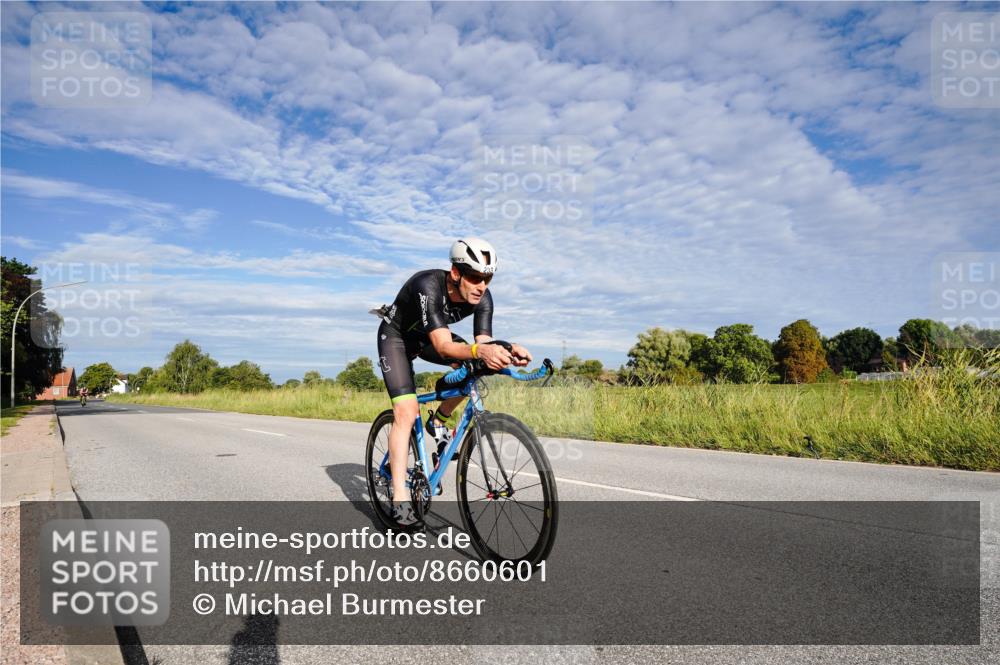 31.08.2025 - Elbe Triathlon Hamburg Michael Burmester http://msf.ph/oto/8660601 31.08.2025 08:46:38 Radfahren 233, 355 meine-sportfotos.de