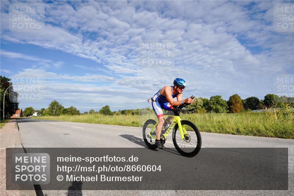 31.08.2025 - Elbe Triathlon Hamburg Michael Burmester http://msf.ph/oto/8660604 31.08.2025 08:46:43 Radfahren 355 meine-sportfotos.de