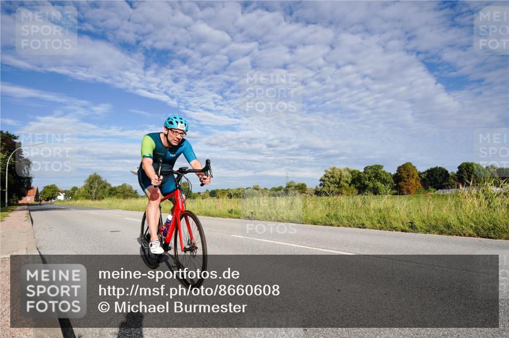31.08.2025 - Elbe Triathlon Hamburg Michael Burmester http://msf.ph/oto/8660608 31.08.2025 08:47:29 Radfahren 206, 222 meine-sportfotos.de