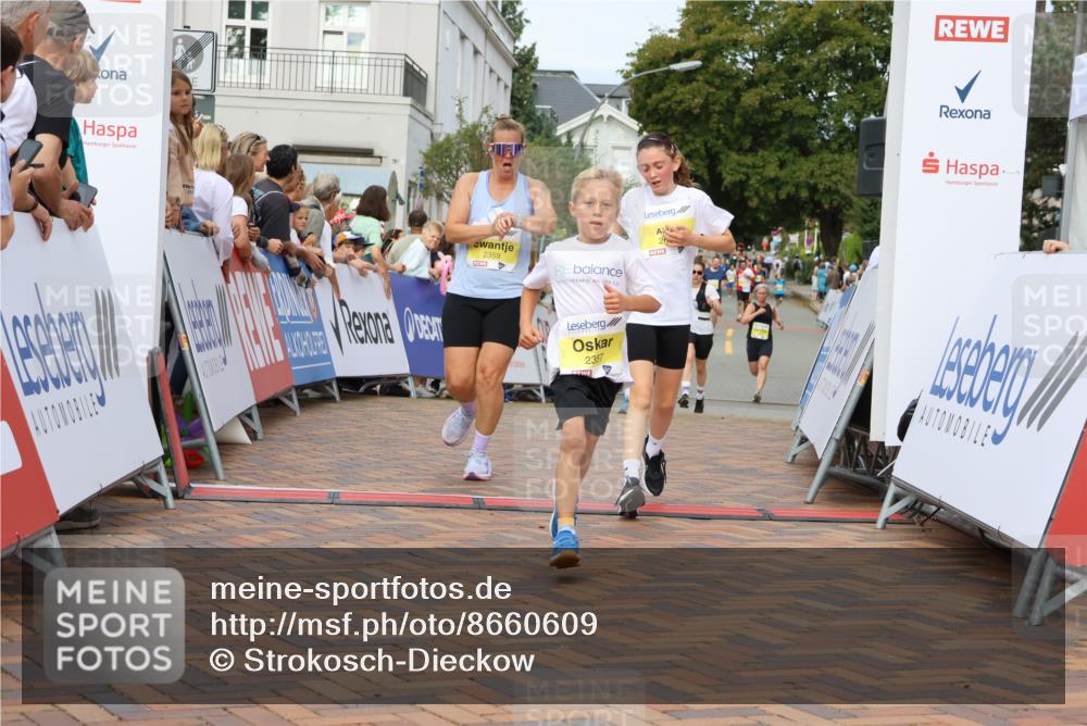 31.08.2025 - 21. Blankeneser Heldenlauf Strokosch-Dieckow http://msf.ph/oto/8660609 31.08.2025 10:25:10 Ziel 2641, 2357, 2183, 2717, 2285, 2286, 2331, 2053, 2359, 2661 meine-sportfotos.de