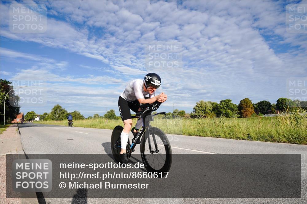 31.08.2025 - Elbe Triathlon Hamburg Michael Burmester http://msf.ph/oto/8660617 31.08.2025 08:48:08 Radfahren 170, 213, 243, 274 meine-sportfotos.de