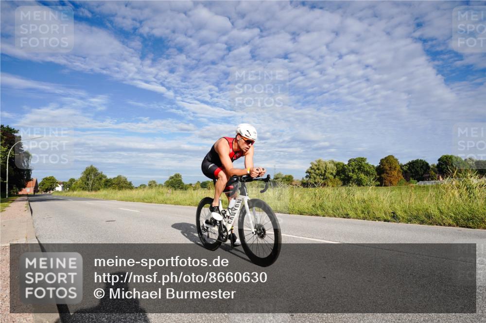 31.08.2025 - Elbe Triathlon Hamburg Michael Burmester http://msf.ph/oto/8660630 31.08.2025 08:48:50 Radfahren 194 meine-sportfotos.de