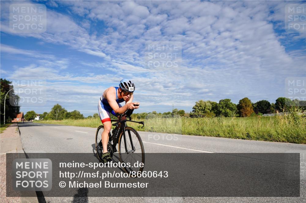 31.08.2025 - Elbe Triathlon Hamburg Michael Burmester http://msf.ph/oto/8660643 31.08.2025 08:49:26 Radfahren 210, 354 meine-sportfotos.de