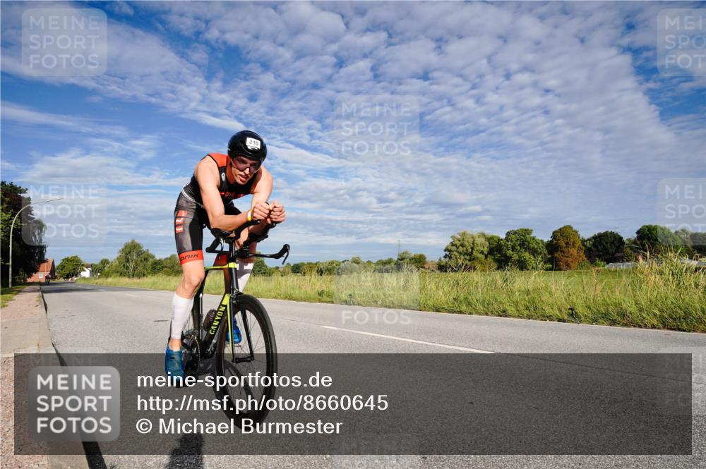 31.08.2025 - Elbe Triathlon Hamburg Michael Burmester http://msf.ph/oto/8660645 31.08.2025 08:49:31 Radfahren 210, 312 meine-sportfotos.de