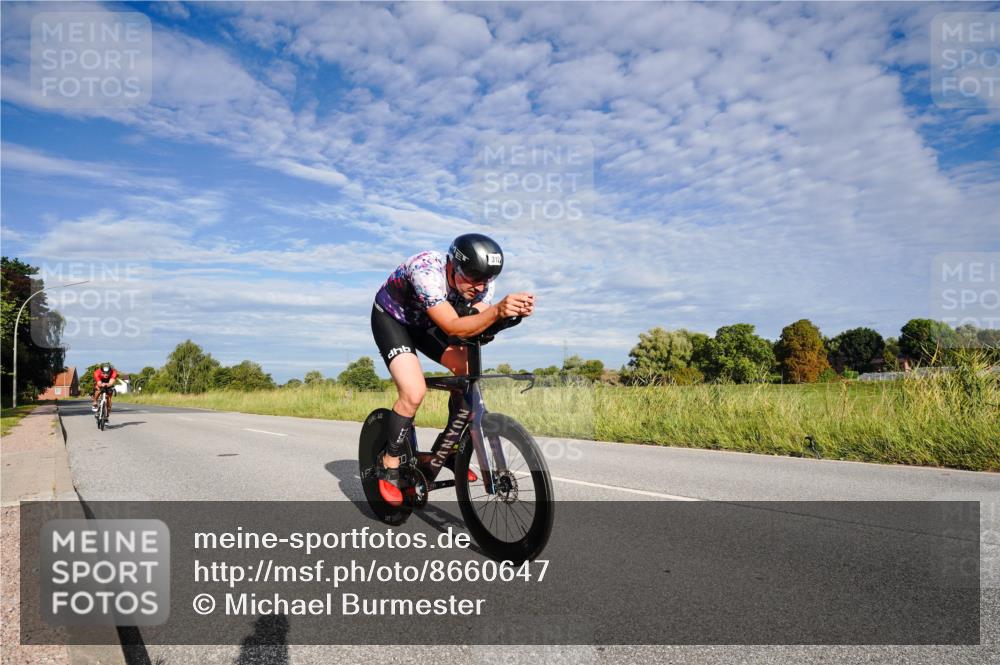 31.08.2025 - Elbe Triathlon Hamburg Michael Burmester http://msf.ph/oto/8660647 31.08.2025 08:49:38 Radfahren 312, 333 meine-sportfotos.de