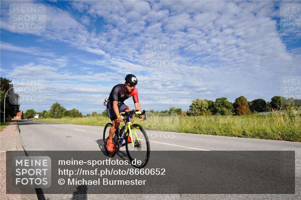31.08.2025 - Elbe Triathlon Hamburg Michael Burmester http://msf.ph/oto/8660652 31.08.2025 08:50:04 Radfahren 244 meine-sportfotos.de