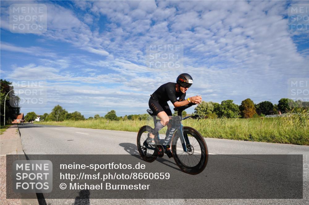 31.08.2025 - Elbe Triathlon Hamburg Michael Burmester http://msf.ph/oto/8660659 31.08.2025 08:50:24 Radfahren 186, 190, 223 meine-sportfotos.de