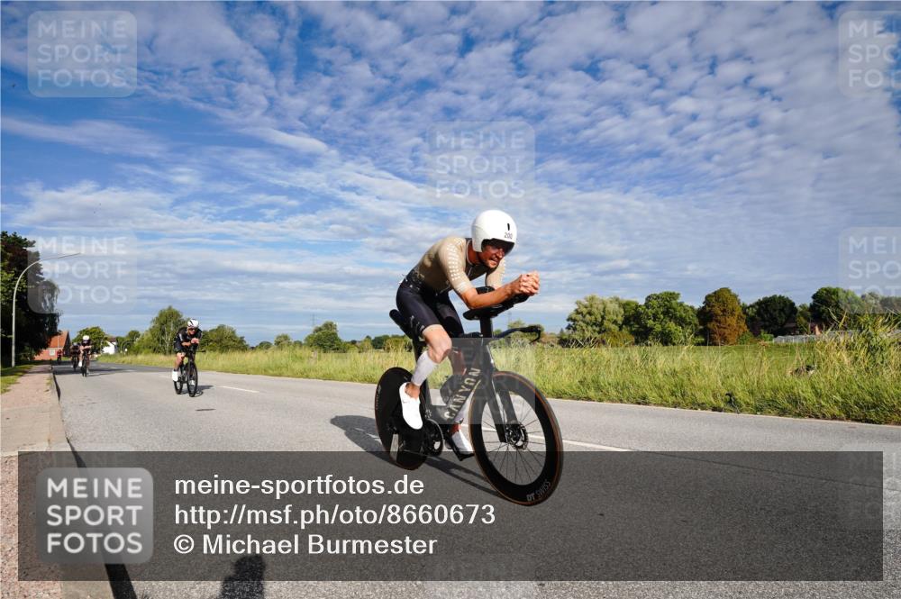 31.08.2025 - Elbe Triathlon Hamburg Michael Burmester http://msf.ph/oto/8660673 31.08.2025 08:51:44 Radfahren 200, 209, 232, 238, 332 meine-sportfotos.de