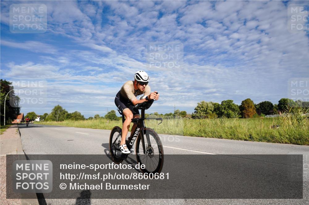 31.08.2025 - Elbe Triathlon Hamburg Michael Burmester http://msf.ph/oto/8660681 31.08.2025 08:51:47 Radfahren 200, 209, 232, 238, 332 meine-sportfotos.de