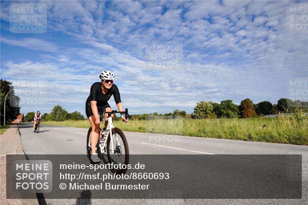 31.08.2025 - Elbe Triathlon Hamburg Michael Burmester http://msf.ph/oto/8660693 31.08.2025 08:52:33 Radfahren 300, 352 meine-sportfotos.de