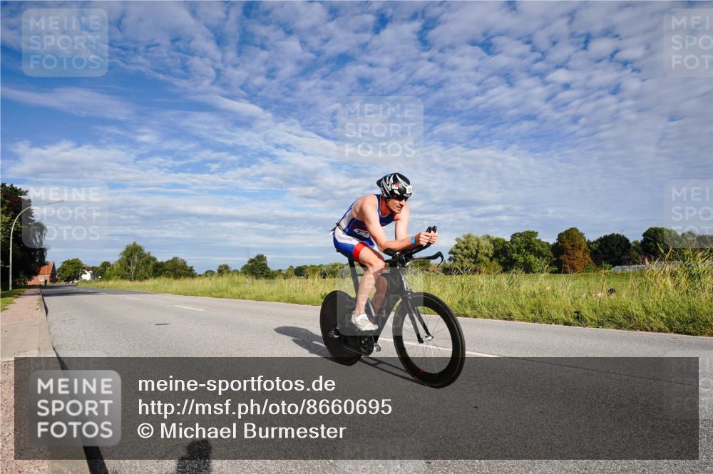 31.08.2025 - Elbe Triathlon Hamburg Michael Burmester http://msf.ph/oto/8660695 31.08.2025 08:52:34 Radfahren 300, 352 meine-sportfotos.de