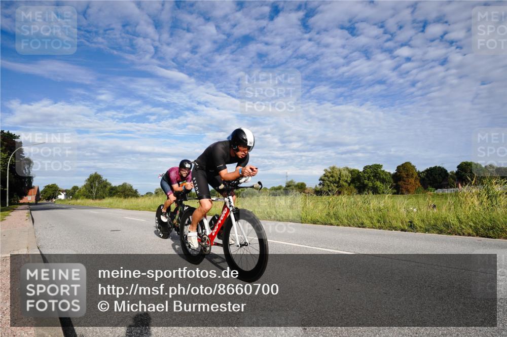 31.08.2025 - Elbe Triathlon Hamburg Michael Burmester http://msf.ph/oto/8660700 31.08.2025 08:52:55 Radfahren 230, 367, 369 meine-sportfotos.de