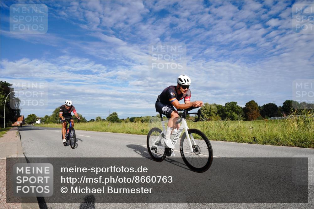 31.08.2025 - Elbe Triathlon Hamburg Michael Burmester http://msf.ph/oto/8660763 31.08.2025 08:55:00 Radfahren 167, 182, 264, 275 meine-sportfotos.de