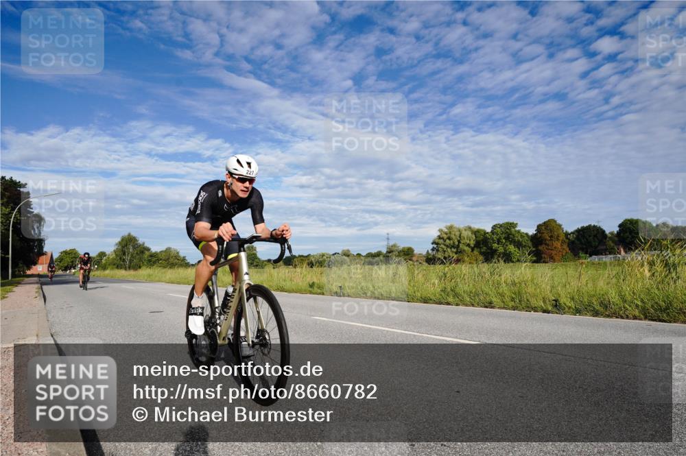 31.08.2025 - Elbe Triathlon Hamburg Michael Burmester http://msf.ph/oto/8660782 31.08.2025 08:55:21 Radfahren 215, 227, 231, 248 meine-sportfotos.de