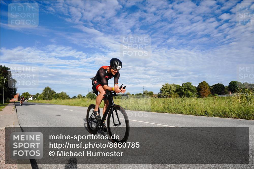 31.08.2025 - Elbe Triathlon Hamburg Michael Burmester http://msf.ph/oto/8660785 31.08.2025 08:55:23 Radfahren 215, 227, 231, 248 meine-sportfotos.de