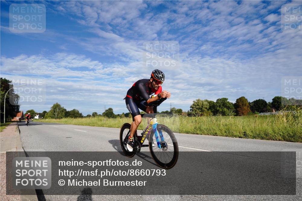 31.08.2025 - Elbe Triathlon Hamburg Michael Burmester http://msf.ph/oto/8660793 31.08.2025 08:55:43 Radfahren 207, 237, 279, 335 meine-sportfotos.de