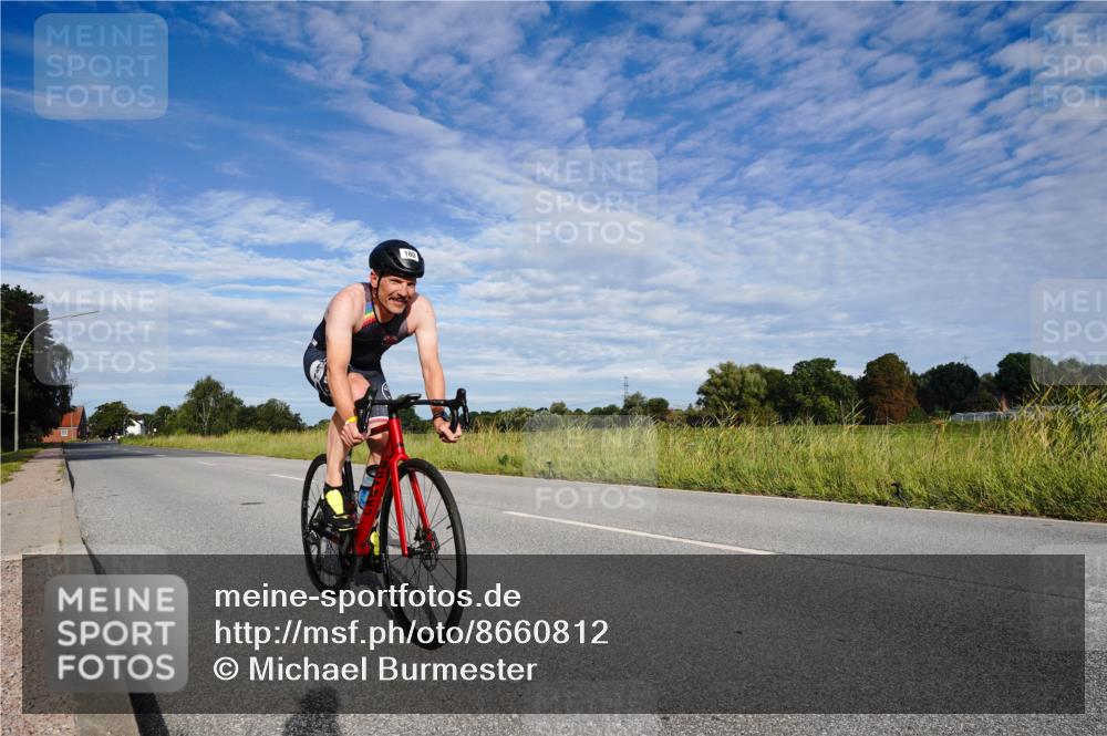 31.08.2025 - Elbe Triathlon Hamburg Michael Burmester http://msf.ph/oto/8660812 31.08.2025 08:56:14 Radfahren 171, 180 meine-sportfotos.de