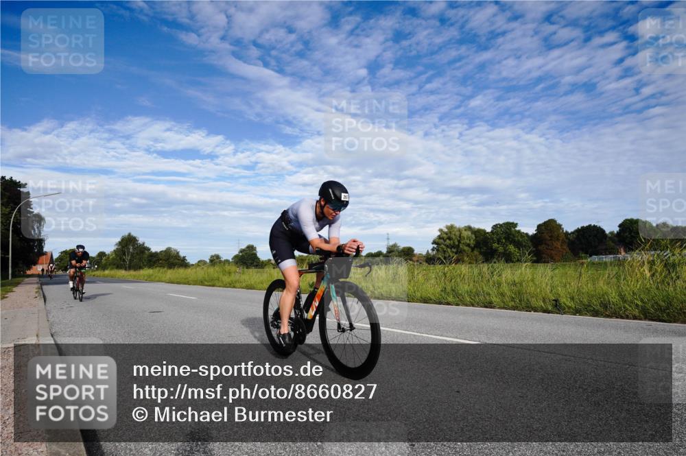 31.08.2025 - Elbe Triathlon Hamburg Michael Burmester http://msf.ph/oto/8660827 31.08.2025 08:56:43 Radfahren 267, 318, 321, 334 meine-sportfotos.de