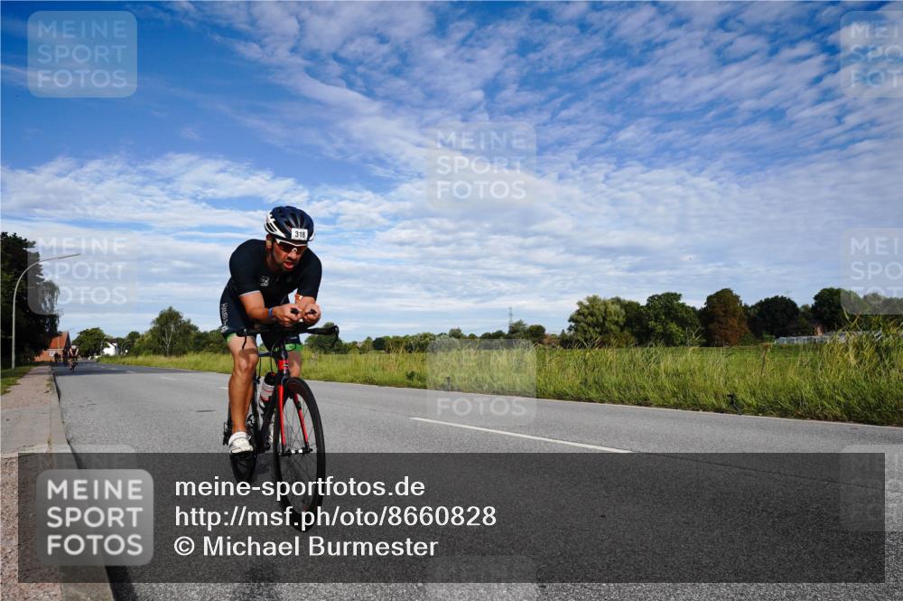 31.08.2025 - Elbe Triathlon Hamburg Michael Burmester http://msf.ph/oto/8660828 31.08.2025 08:56:44 Radfahren 267, 318, 321, 334 meine-sportfotos.de