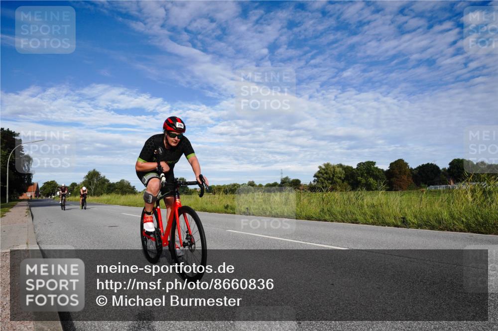 31.08.2025 - Elbe Triathlon Hamburg Michael Burmester http://msf.ph/oto/8660836 31.08.2025 08:56:54 Radfahren 195, 286, 320 meine-sportfotos.de