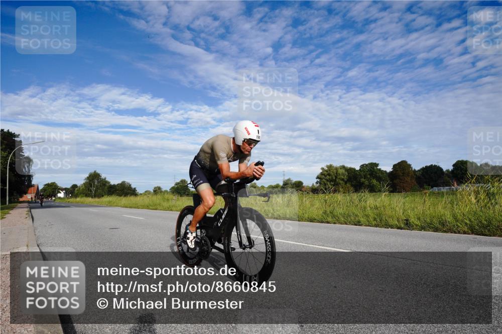 31.08.2025 - Elbe Triathlon Hamburg Michael Burmester http://msf.ph/oto/8660845 31.08.2025 08:57:08 Radfahren 177, 198, 246, 298, 311 meine-sportfotos.de