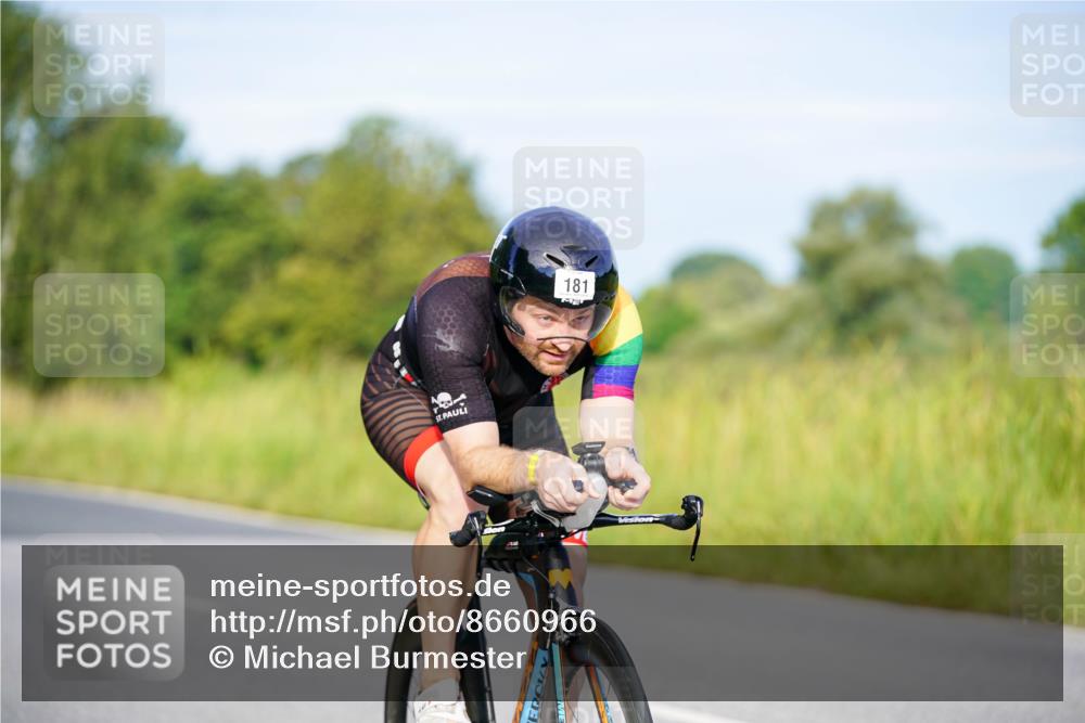 31.08.2025 - Elbe Triathlon Hamburg Michael Burmester http://msf.ph/oto/8660966 31.08.2025 08:56:37 Radfahren 181, 260, 267, 318 meine-sportfotos.de