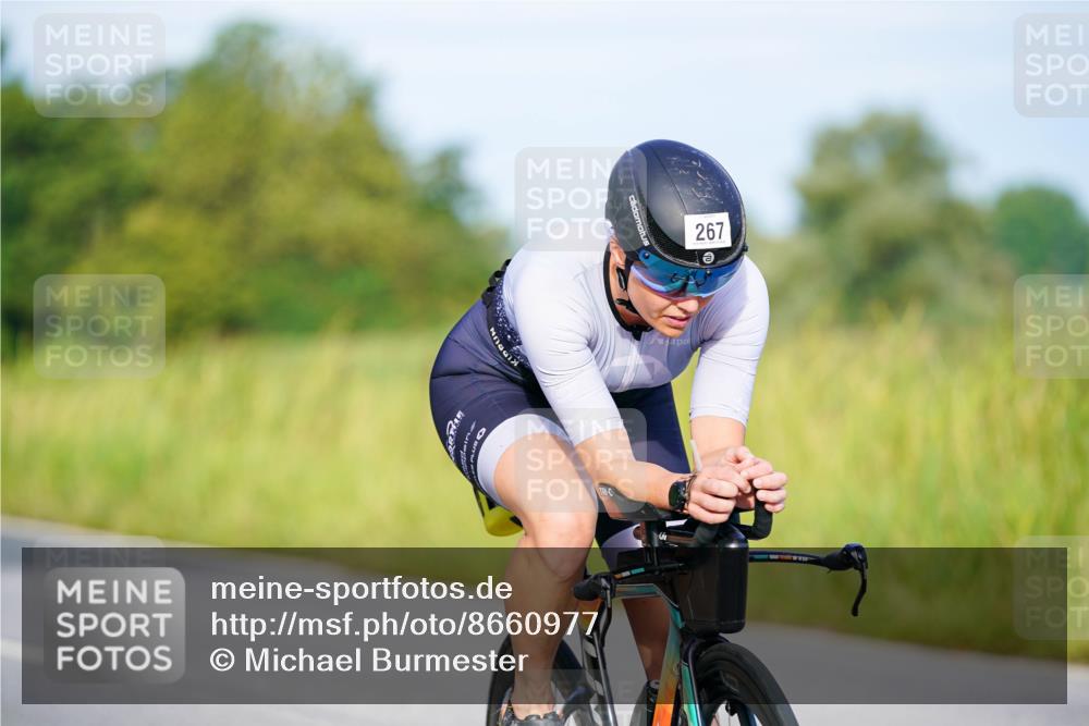 31.08.2025 - Elbe Triathlon Hamburg Michael Burmester http://msf.ph/oto/8660977 31.08.2025 08:56:43 Radfahren 267, 318, 321, 334 meine-sportfotos.de