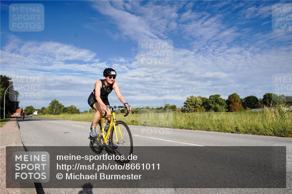 31.08.2025 - Elbe Triathlon Hamburg Michael Burmester http://msf.ph/oto/8661011 31.08.2025 09:00:22 Radfahren 297, 374, 377 meine-sportfotos.de
