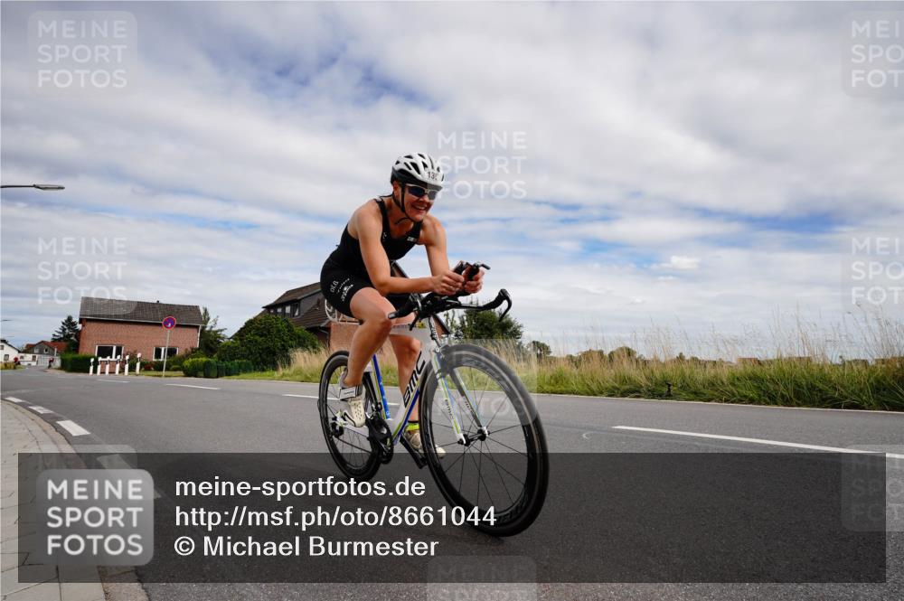 31.08.2025 - Elbe Triathlon Hamburg Michael Burmester http://msf.ph/oto/8661044 31.08.2025 15:52:22 Radfahren  meine-sportfotos.de
